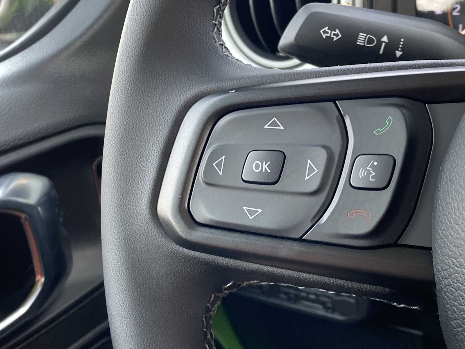 Thumbnail: 2025 Jeep Gladiator - 24