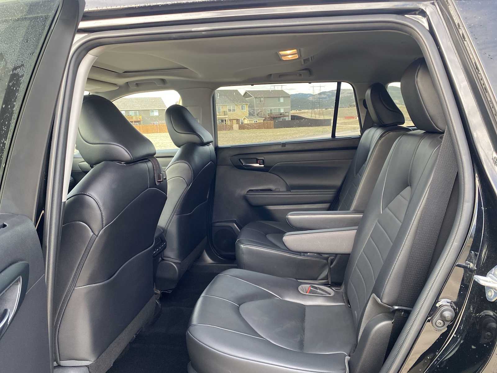 Thumbnail: 2022 Toyota Highlander - 37