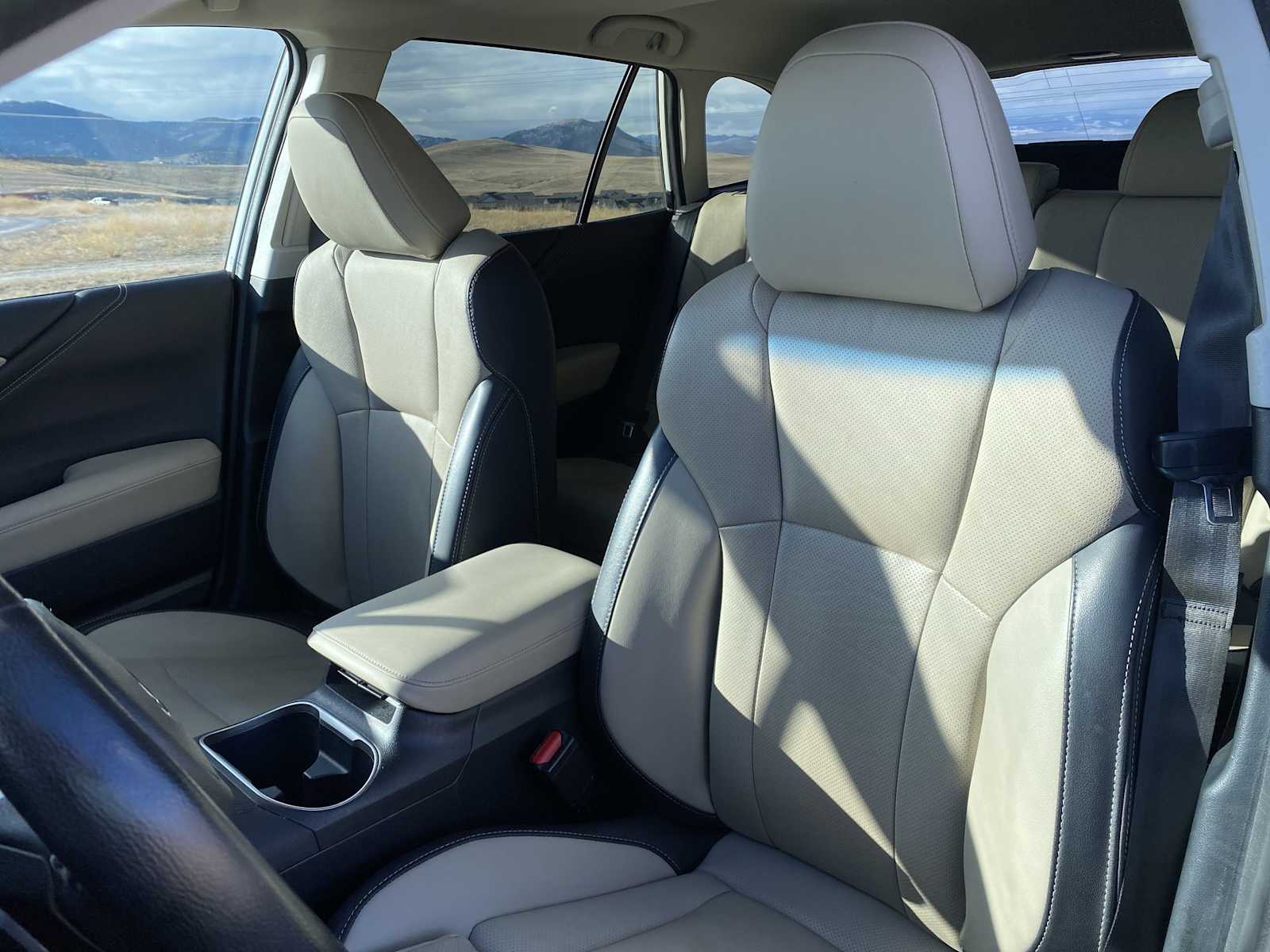 Thumbnail: 2020 Subaru Outback - 16