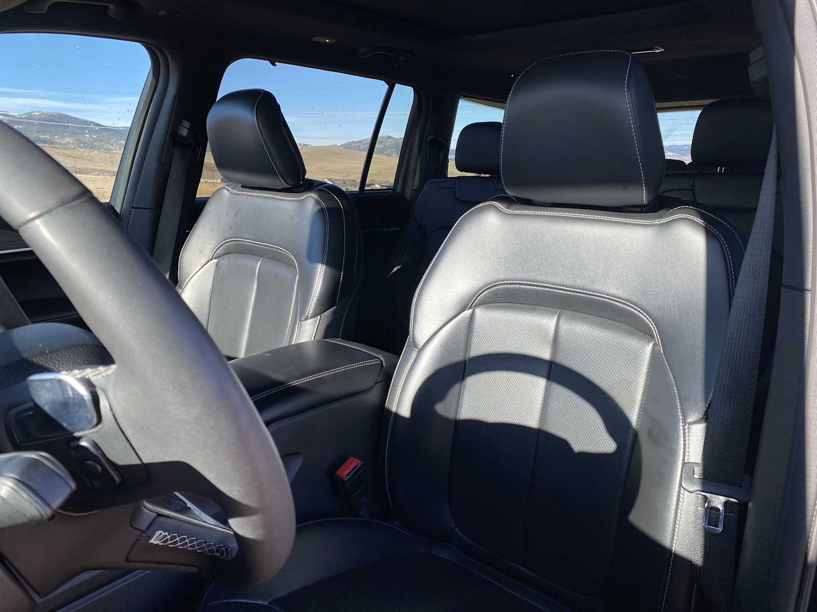 Thumbnail: 2024 Jeep Grand Cherokee L - 18