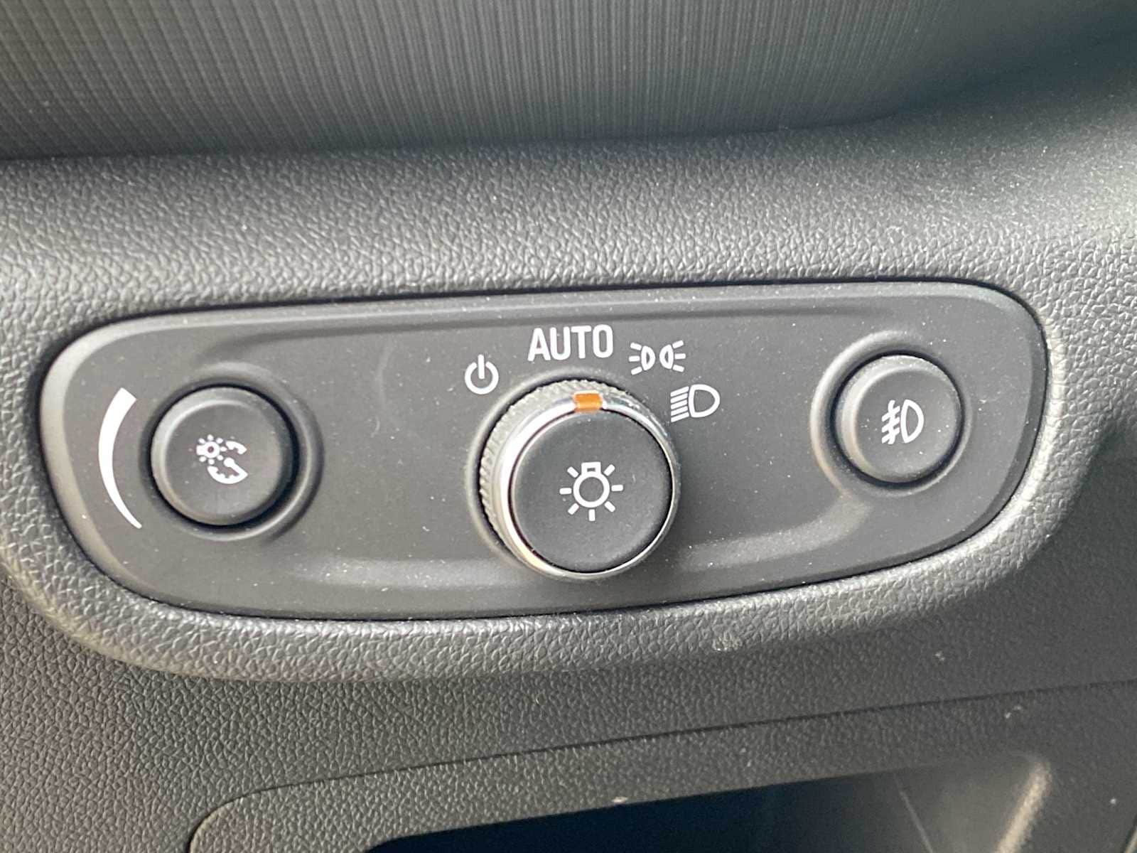 Thumbnail: 2023 Chevrolet TrailBlazer - 22