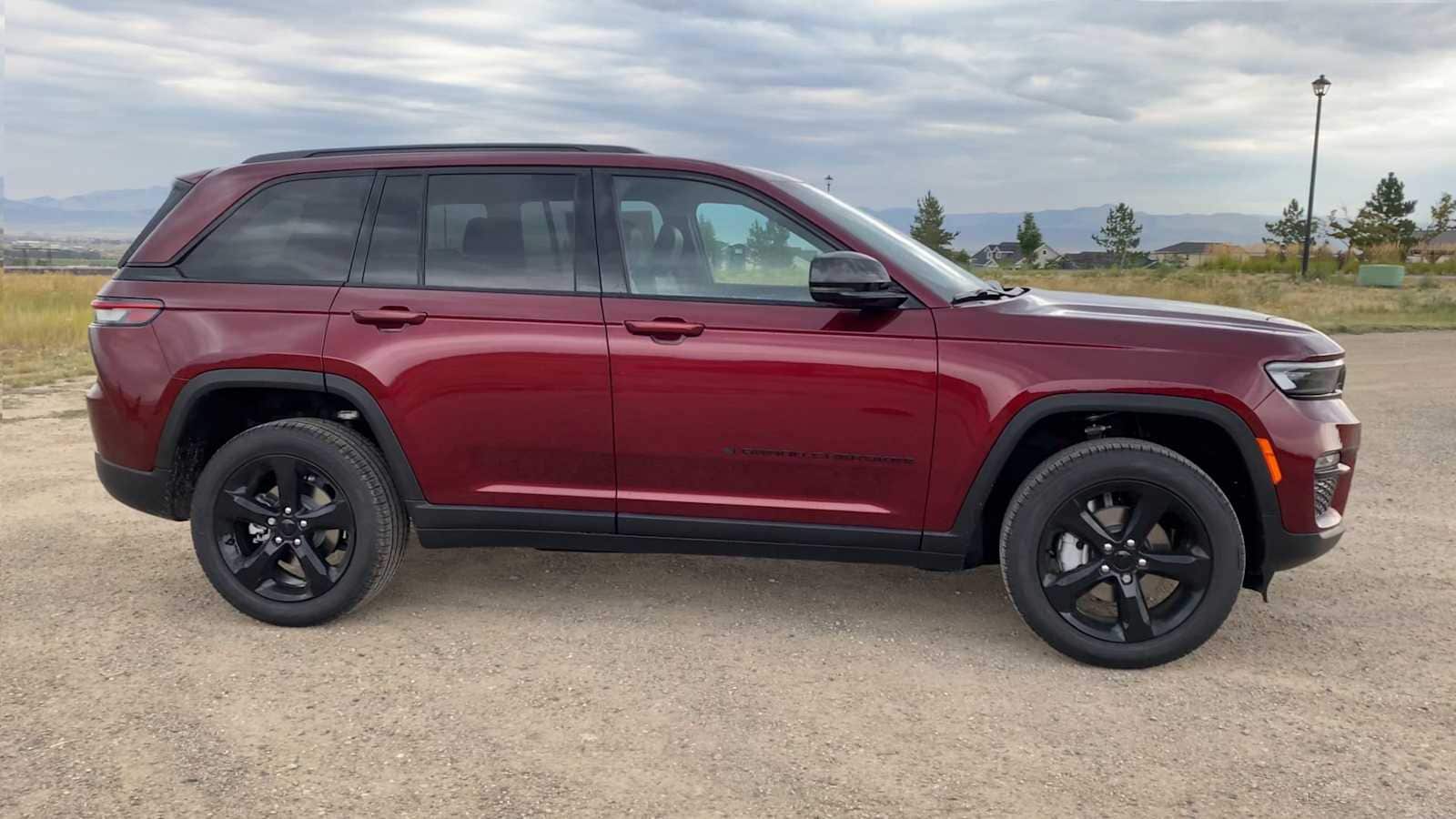 Thumbnail: 2025 Jeep Grand Cherokee - 9