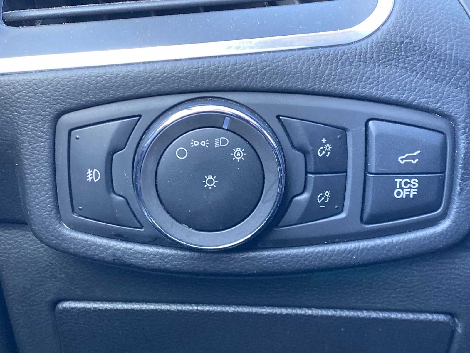 Thumbnail: 2023 Ford Edge - 21