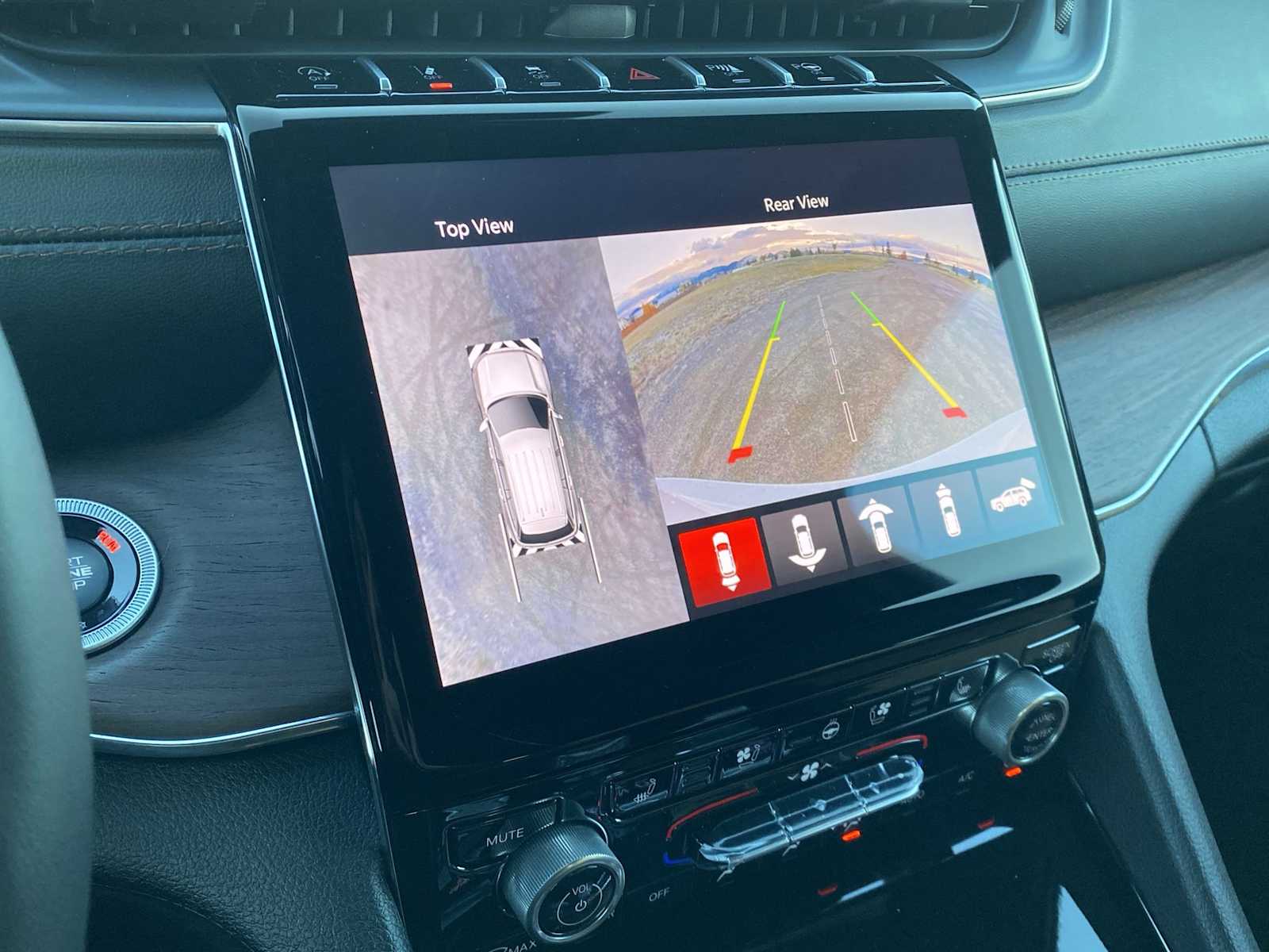 Thumbnail: 2025 Jeep Grand Cherokee - 22