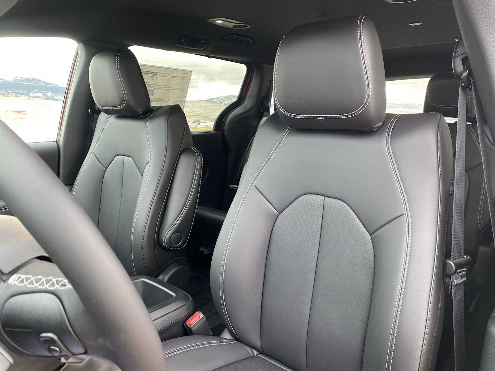 Thumbnail: 2026 Chrysler Pacifica - 16