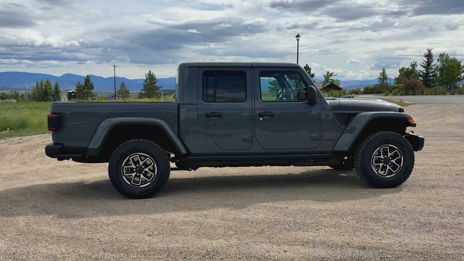 Thumbnail: 2026 Jeep Gladiator - 9