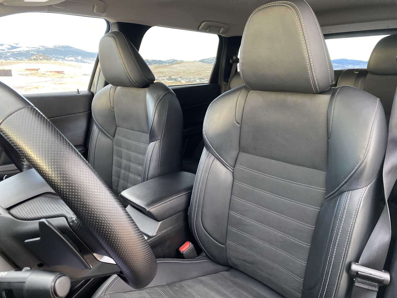 Thumbnail: 2024 Mitsubishi Outlander - 15