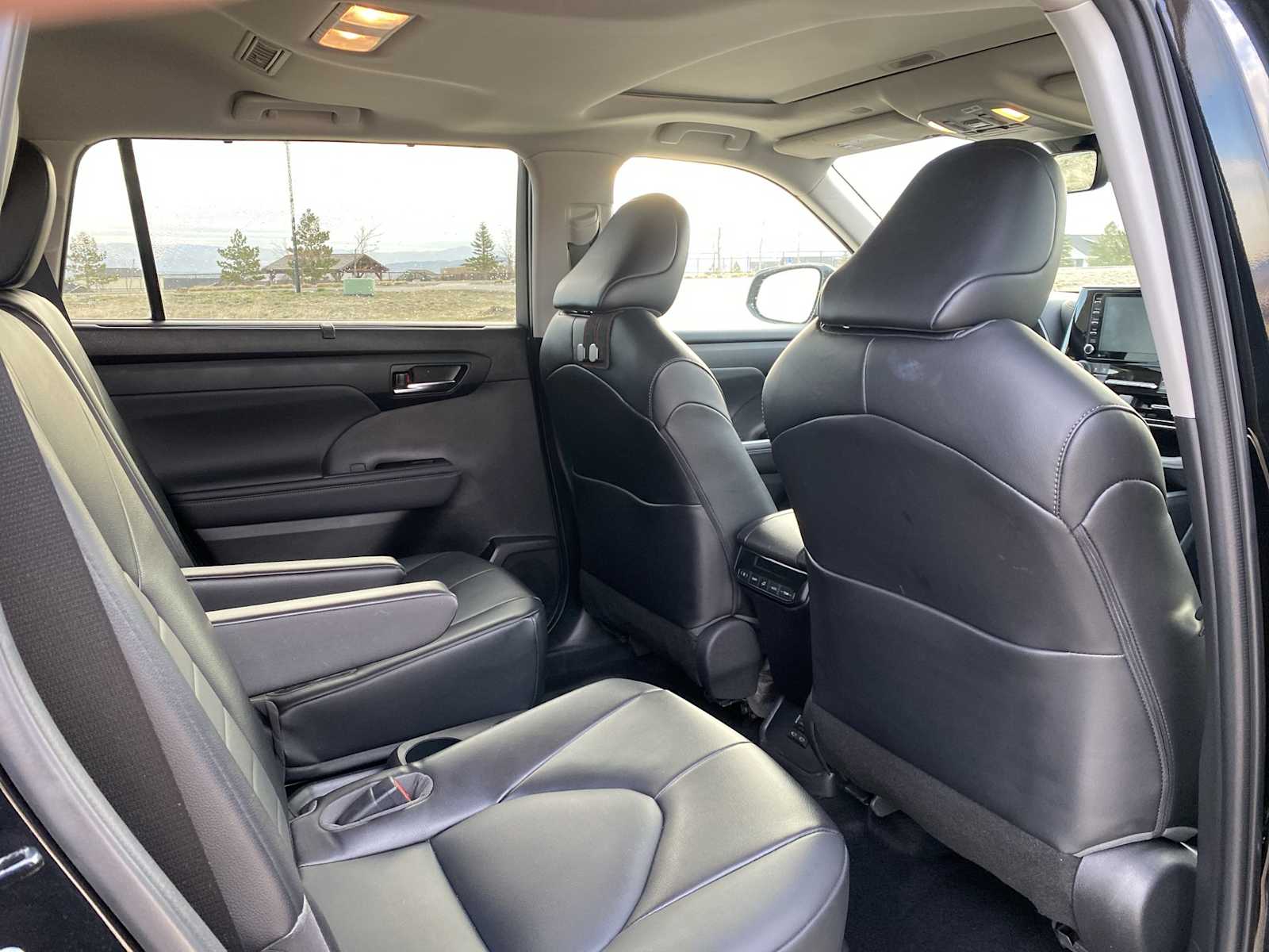 Thumbnail: 2022 Toyota Highlander - 34