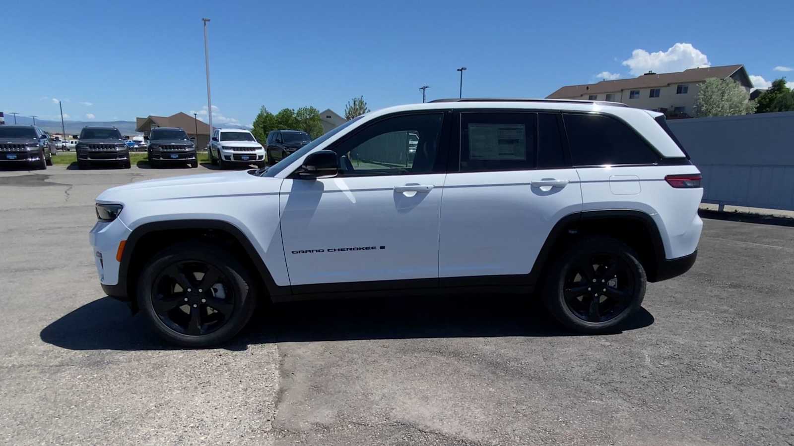 Thumbnail: 2025 Jeep Grand Cherokee - 6