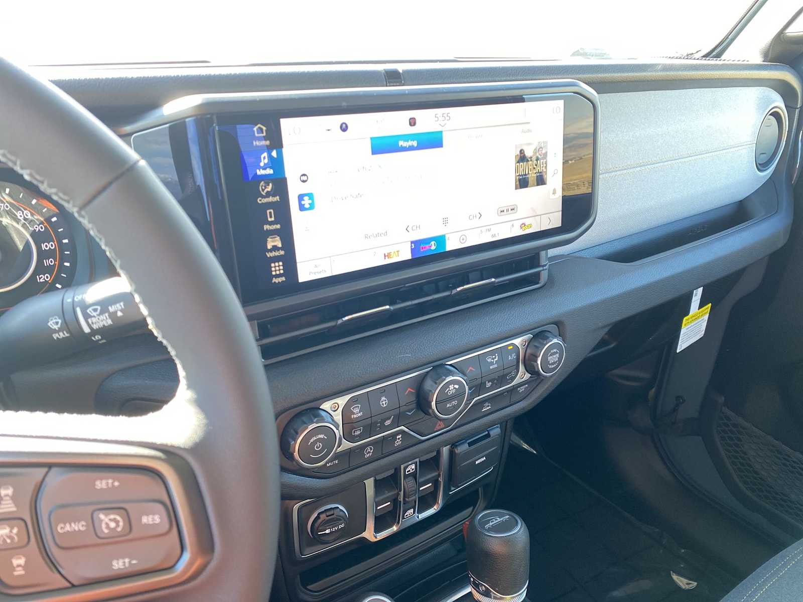 Thumbnail: 2026 Jeep Gladiator - 23