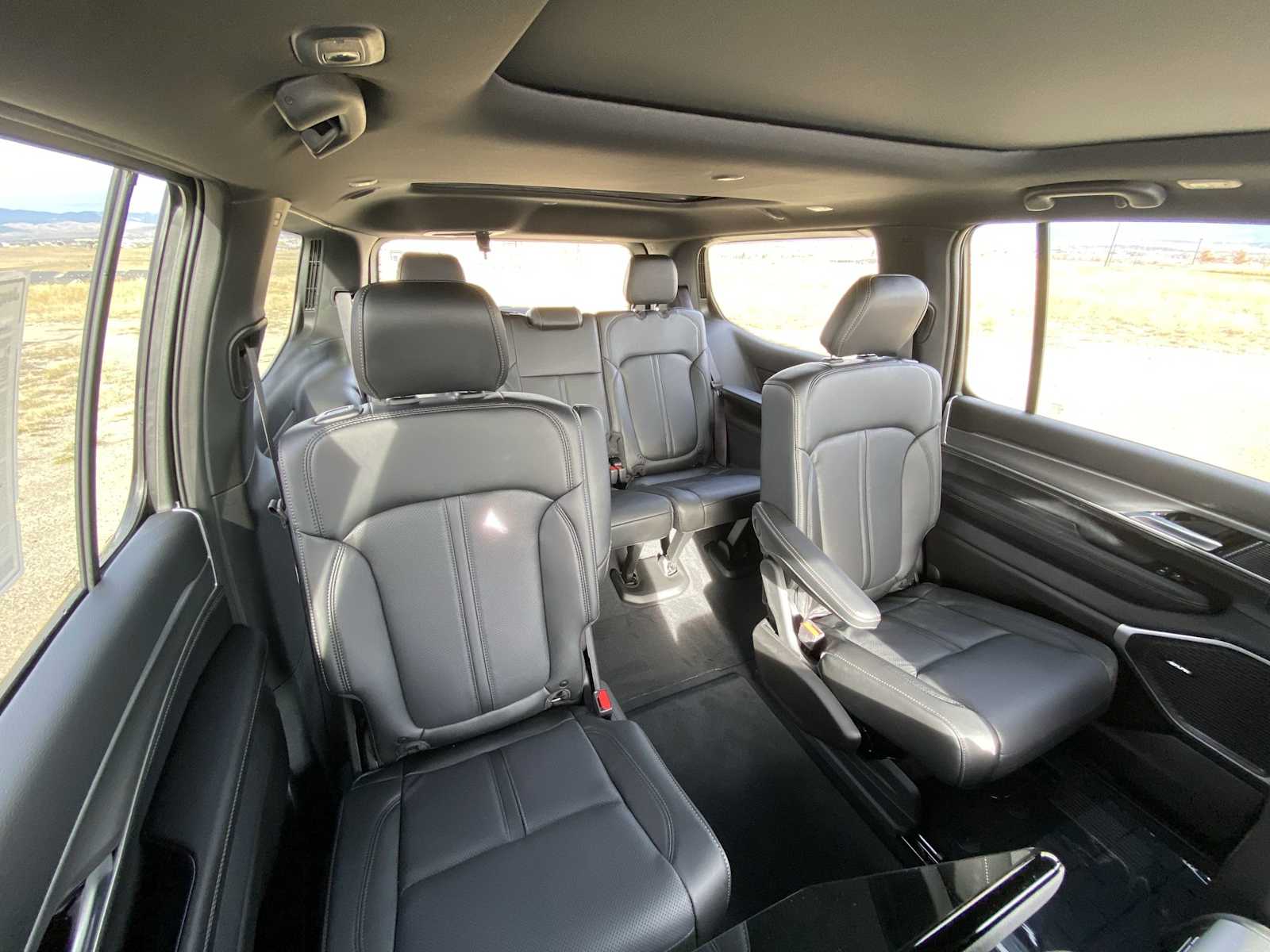 Thumbnail: 2025 Jeep Wagoneer - 17