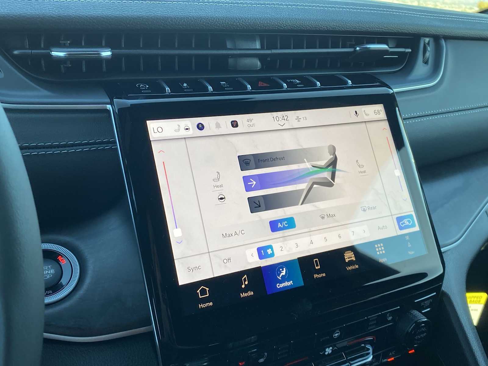 Thumbnail: 2025 Jeep Grand Cherokee - 25