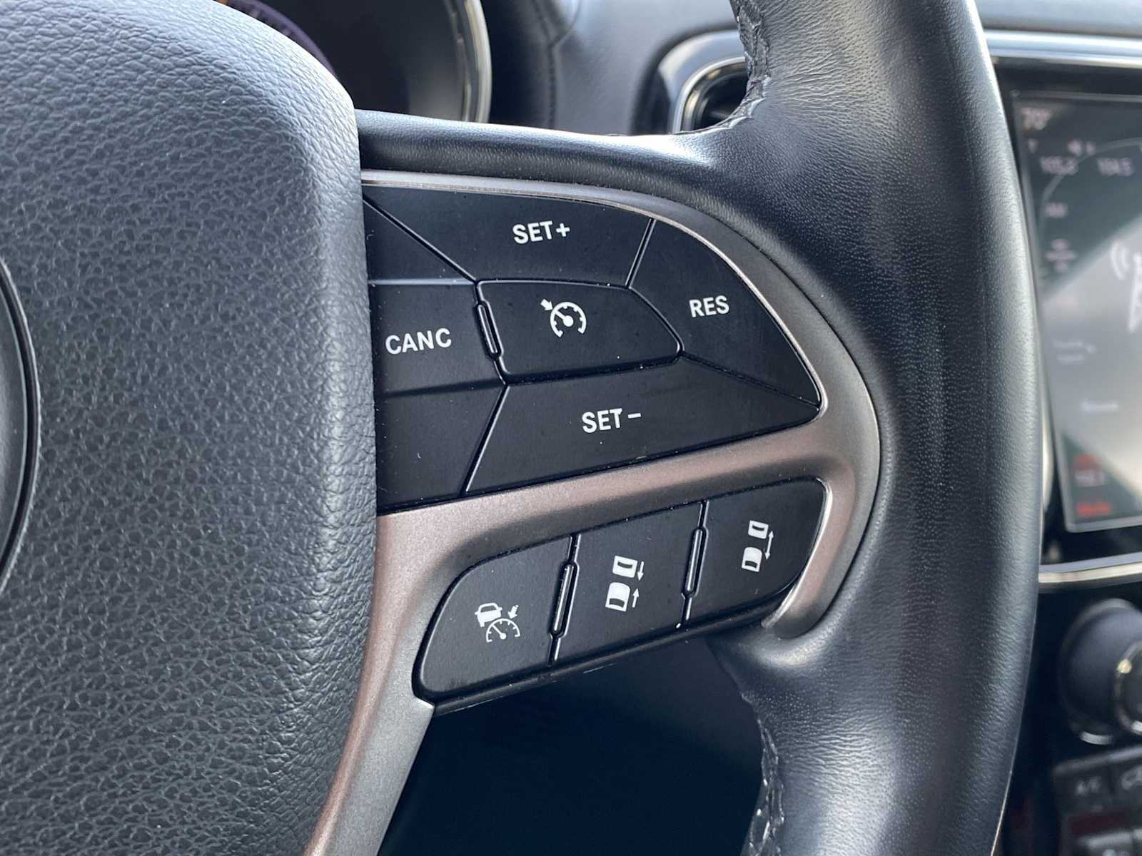 Thumbnail: 2020 Jeep Grand Cherokee - 24