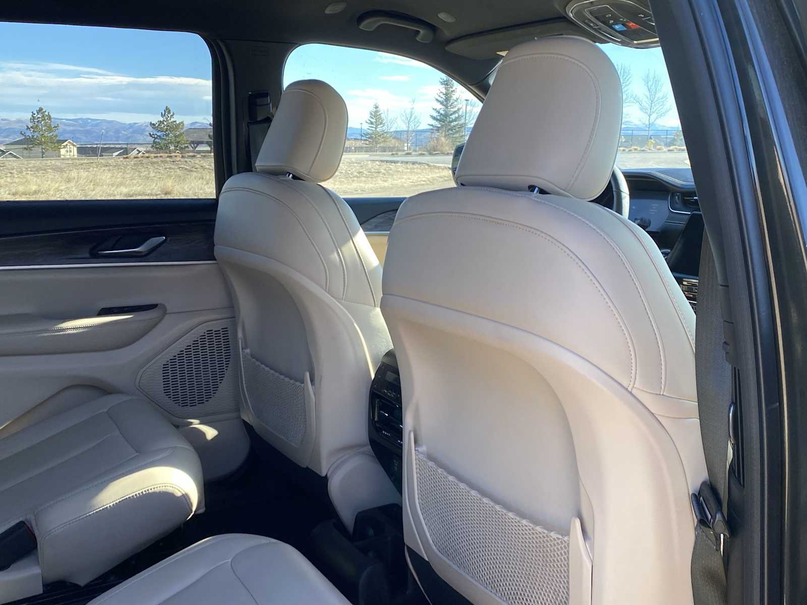 Thumbnail: 2024 Jeep Grand Cherokee L - 32