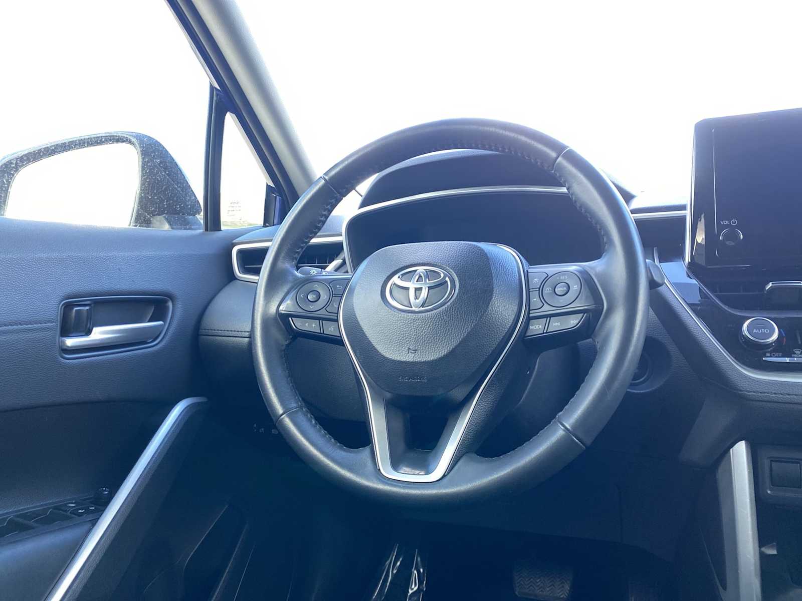 Thumbnail: 2024 Toyota Corolla Cross - 31
