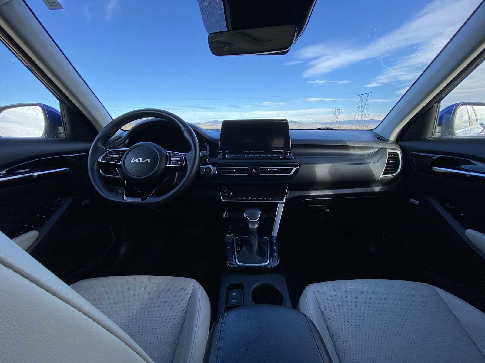 Thumbnail: 2023 Kia Seltos - 16