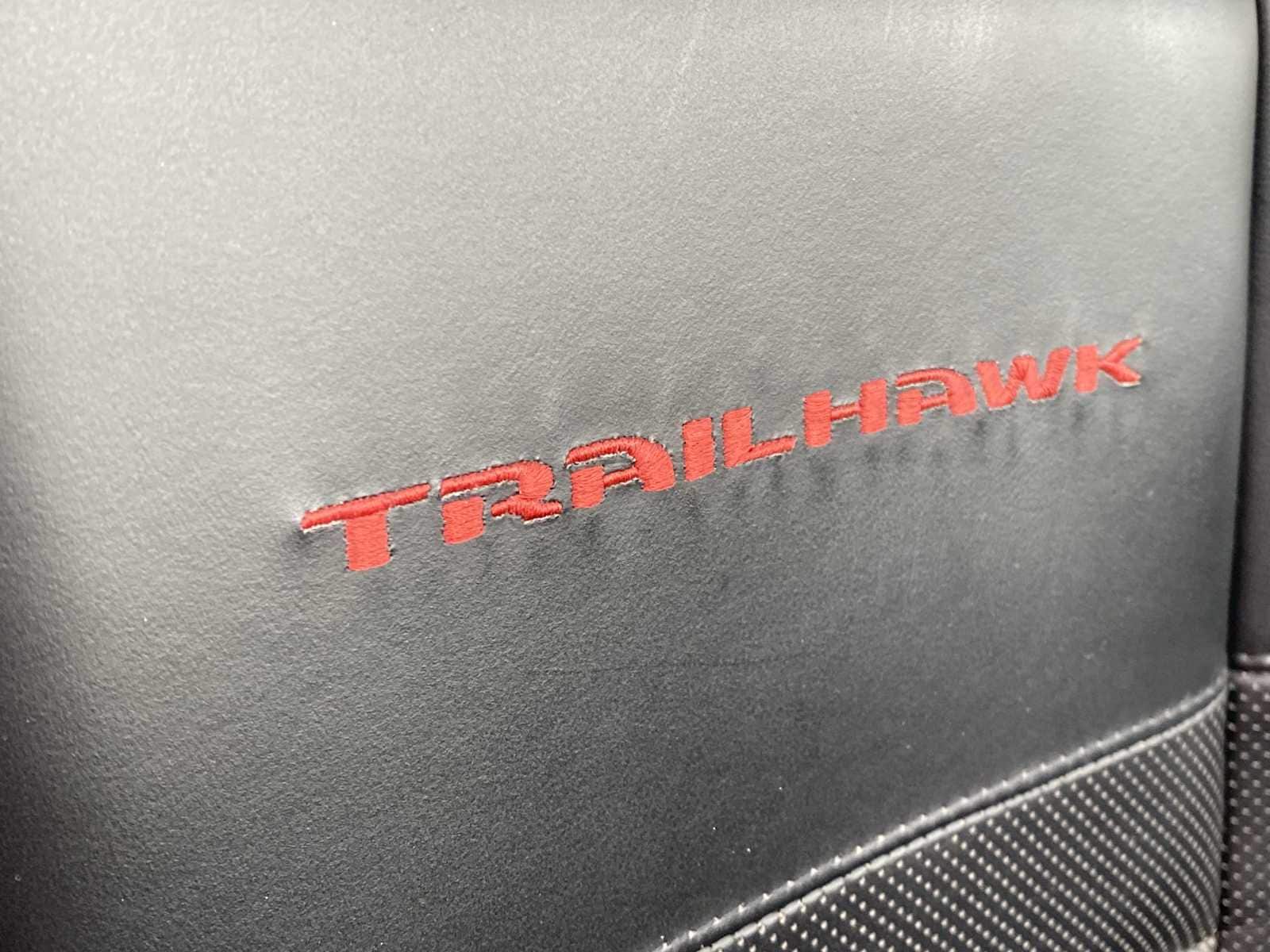 Thumbnail: 2017 Jeep Grand Cherokee - 14