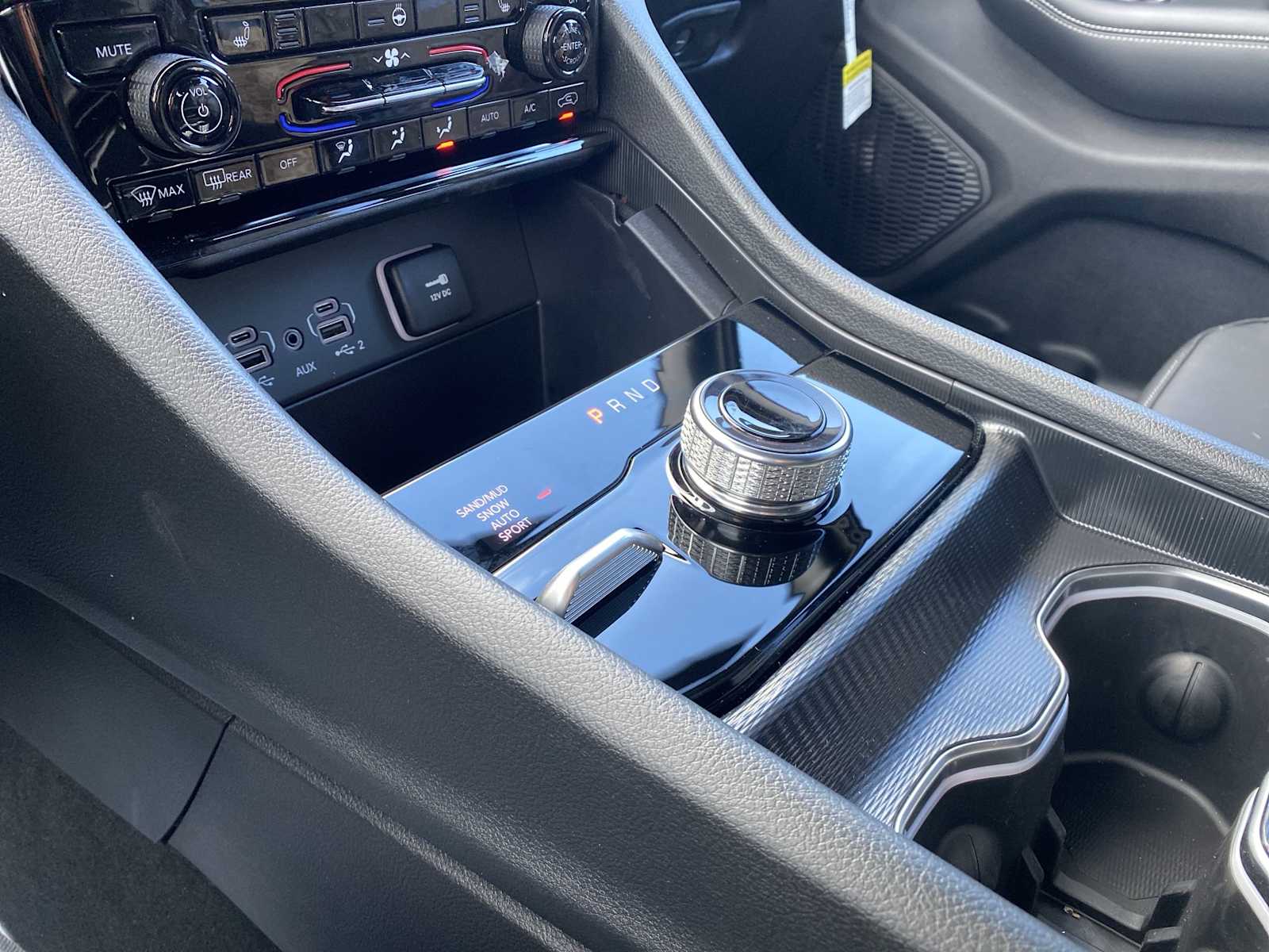 Thumbnail: 2025 Jeep Grand Cherokee - 19