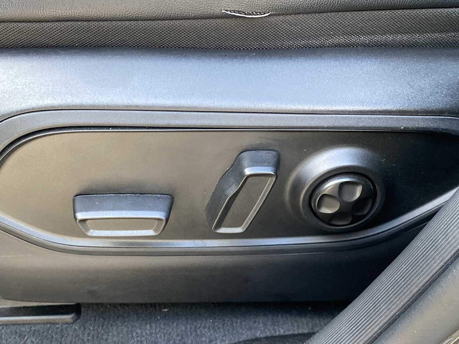 Thumbnail: 2022 Jeep Grand Cherokee - 21