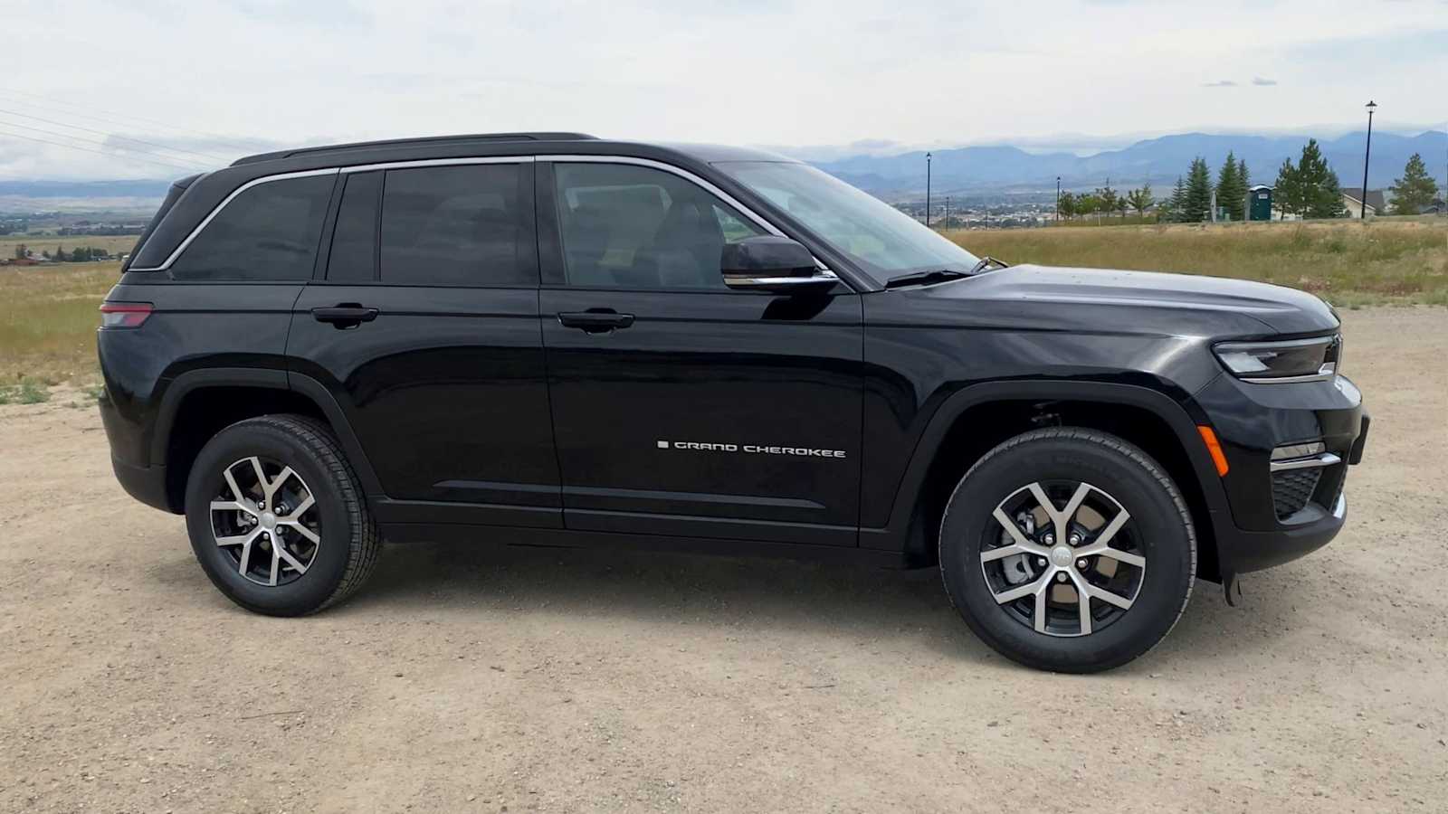 Thumbnail: 2025 Jeep Grand Cherokee - 9