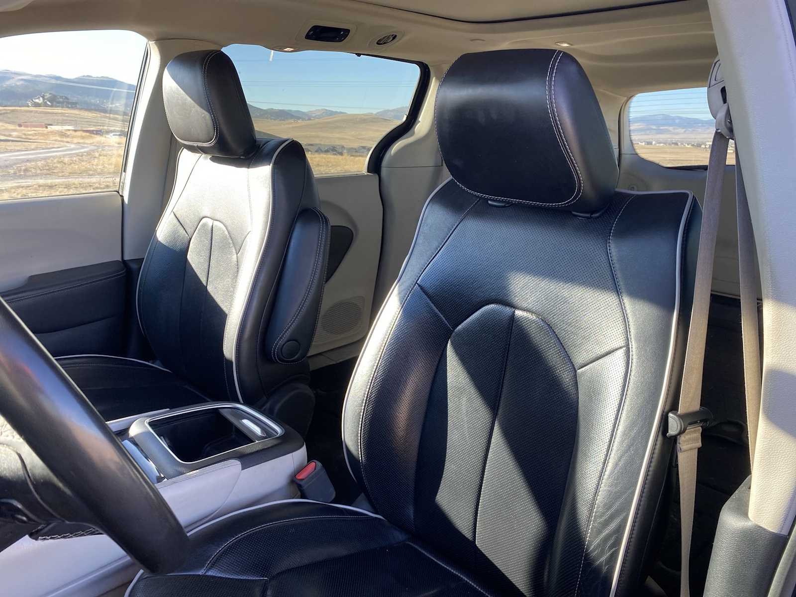 Thumbnail: 2023 Chrysler Pacifica - 14