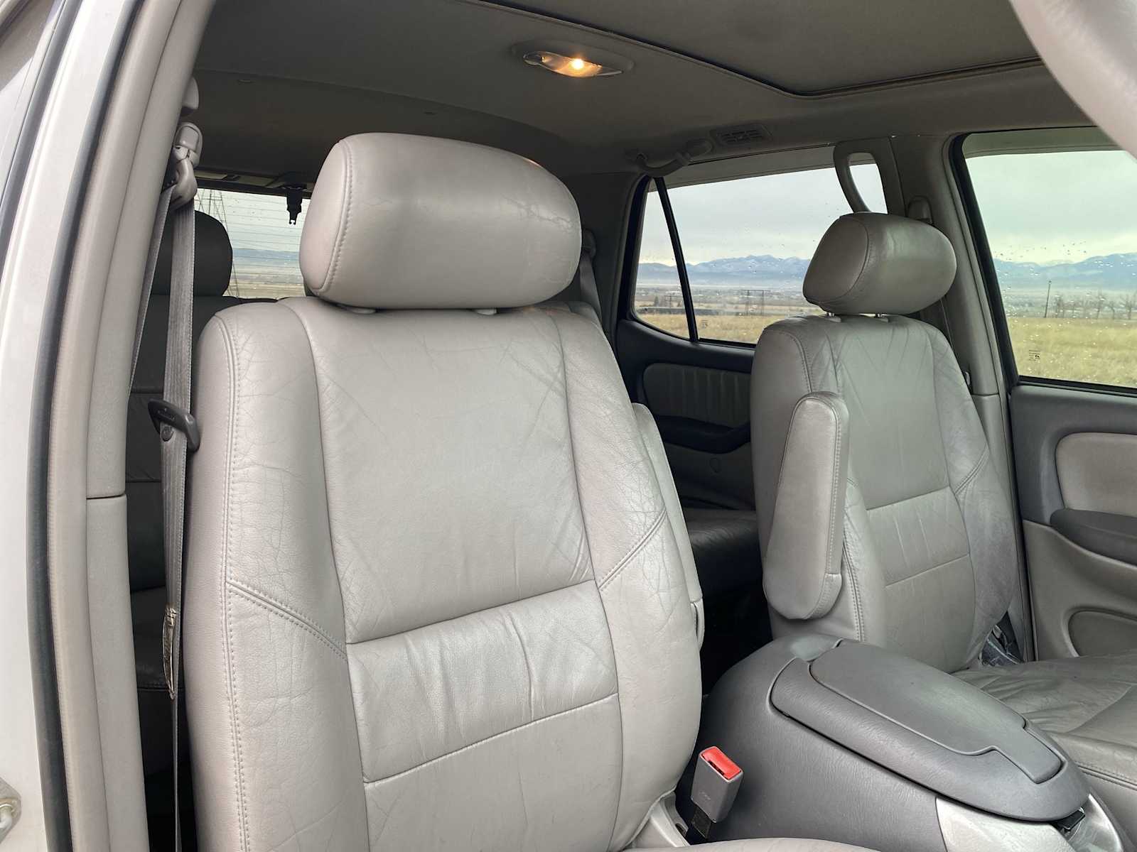 Thumbnail: 2004 Toyota Sequoia - 17