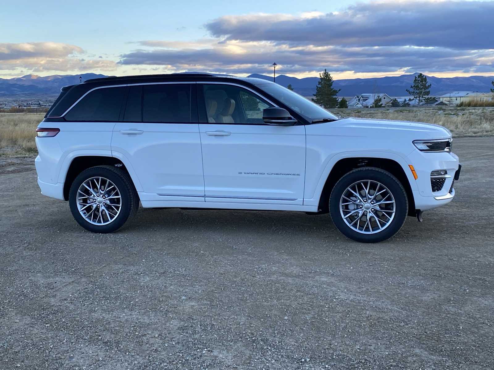 Thumbnail: 2025 Jeep Grand Cherokee - 21