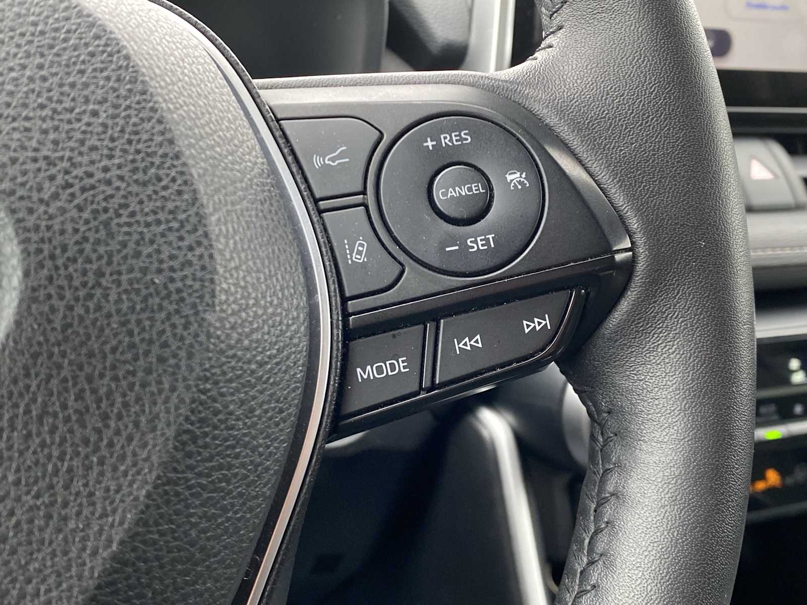 Thumbnail: 2023 Toyota RAV4 - 23