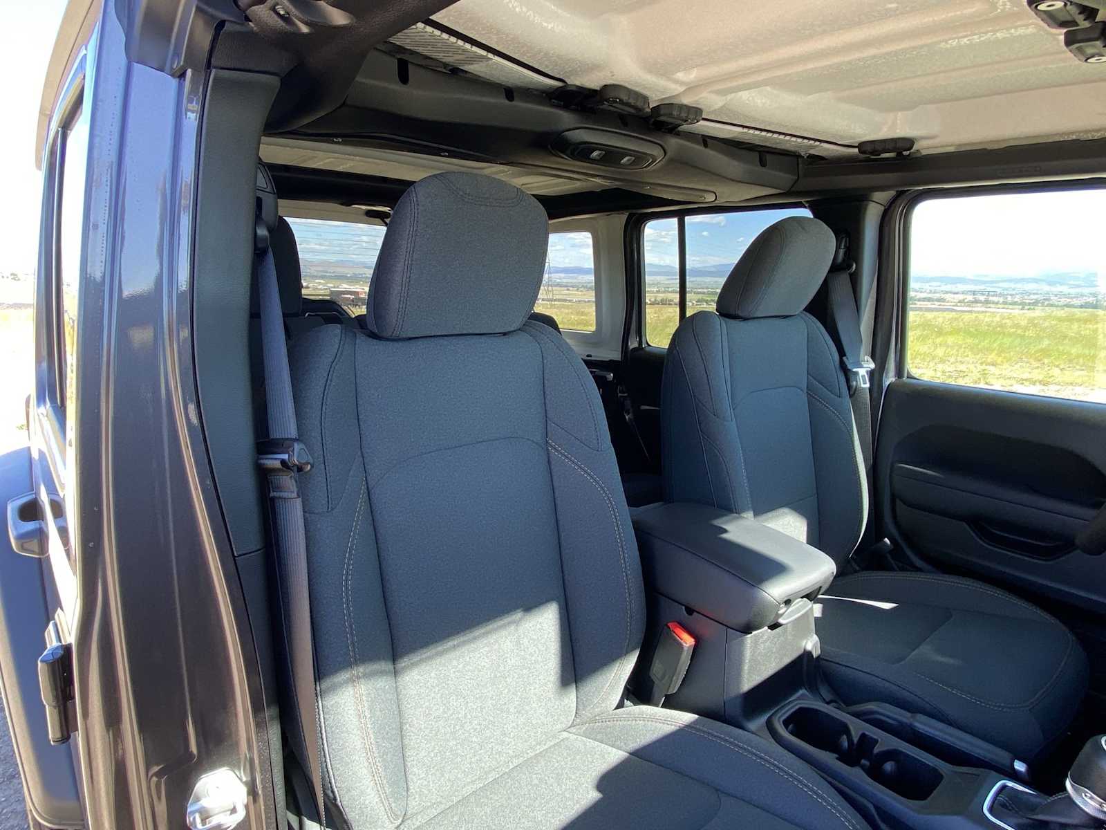 Thumbnail: 2025 Jeep Wrangler - 17