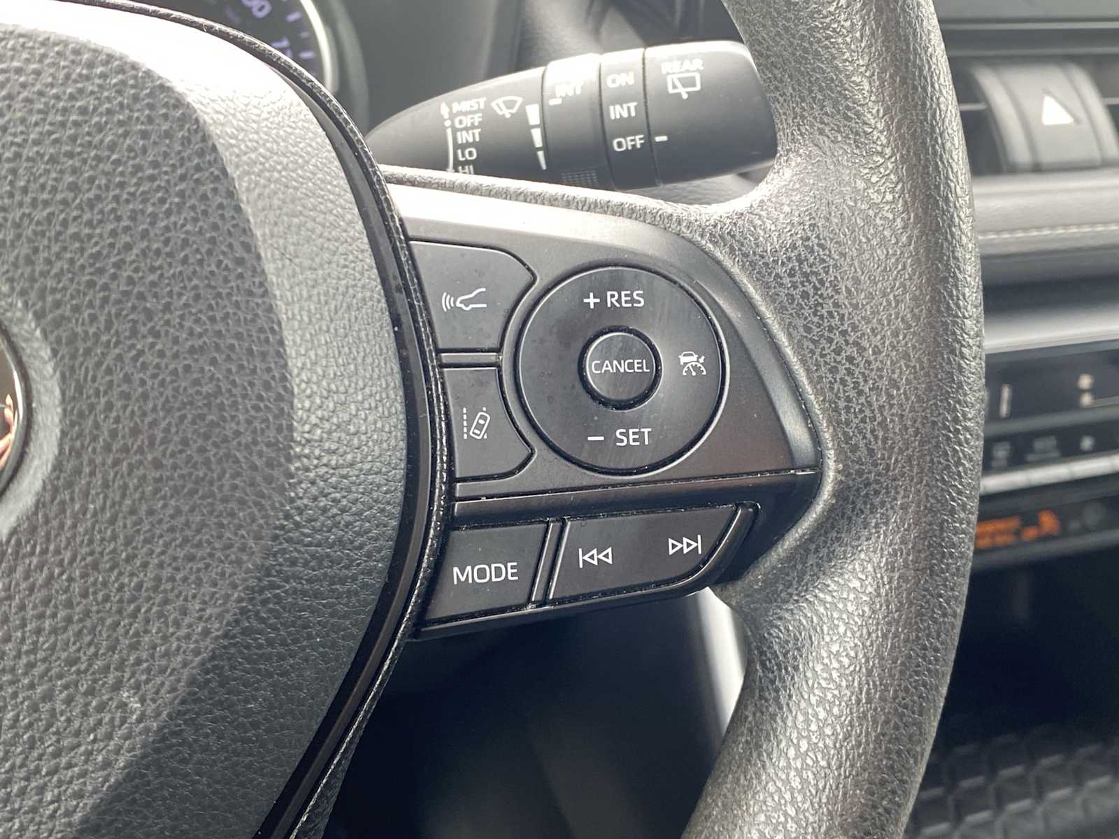 Thumbnail: 2021 Toyota RAV4 - 24