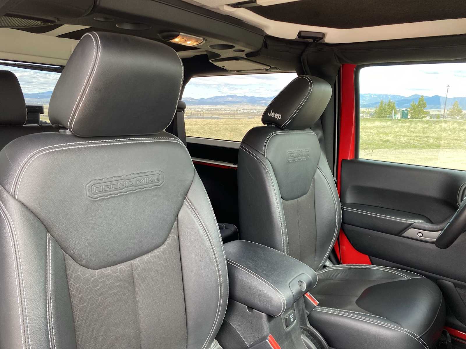 Thumbnail: 2018 Jeep Wrangler - 17