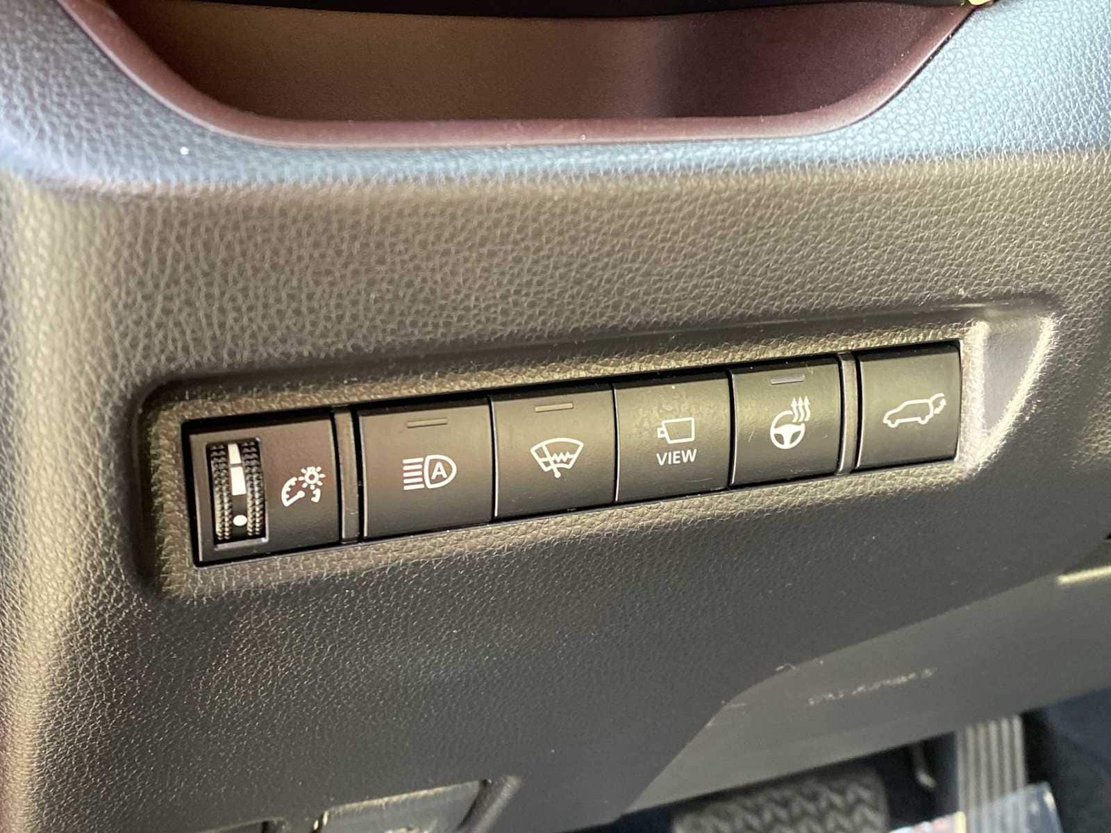 Thumbnail: 2021 Toyota RAV4 - 22