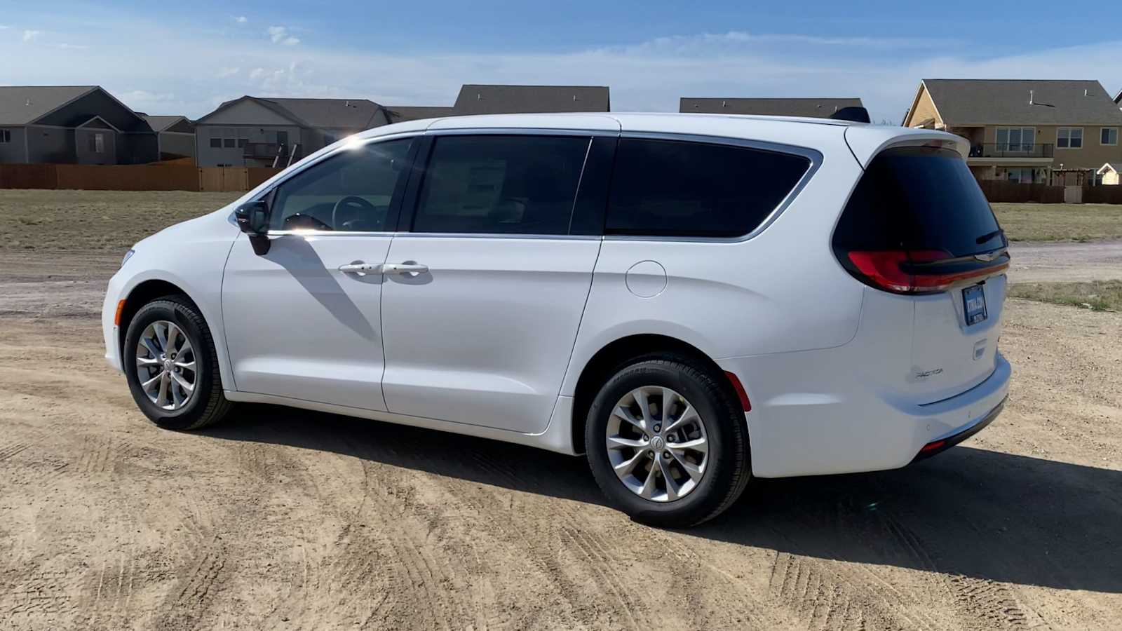 Thumbnail: 2026 Chrysler Pacifica - 6