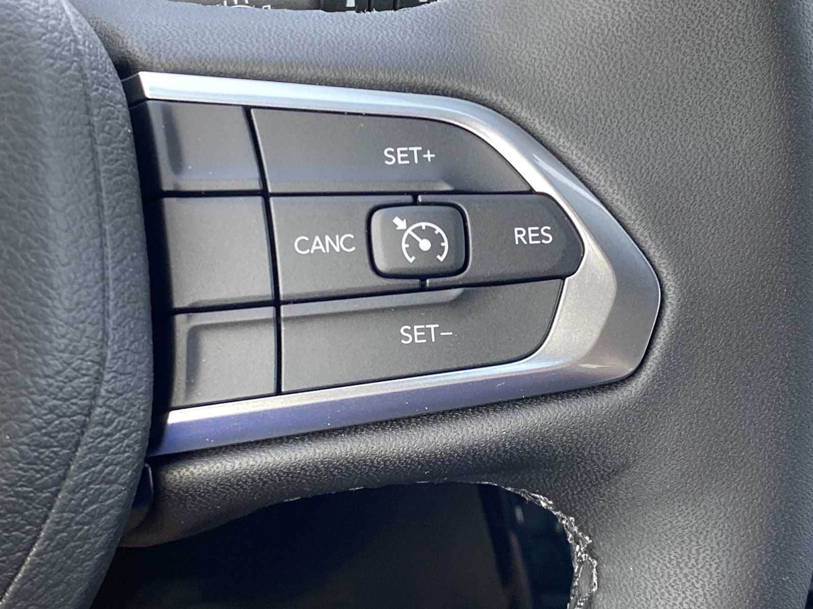 Thumbnail: 2025 Jeep Compass - 23
