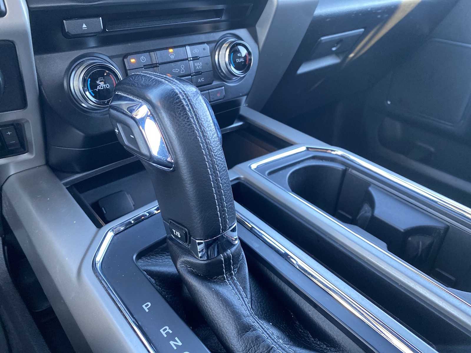 Thumbnail: 2016 Ford F-150 - 19