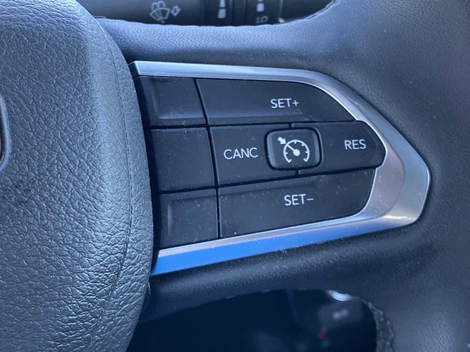Thumbnail: 2023 Jeep Compass - 20