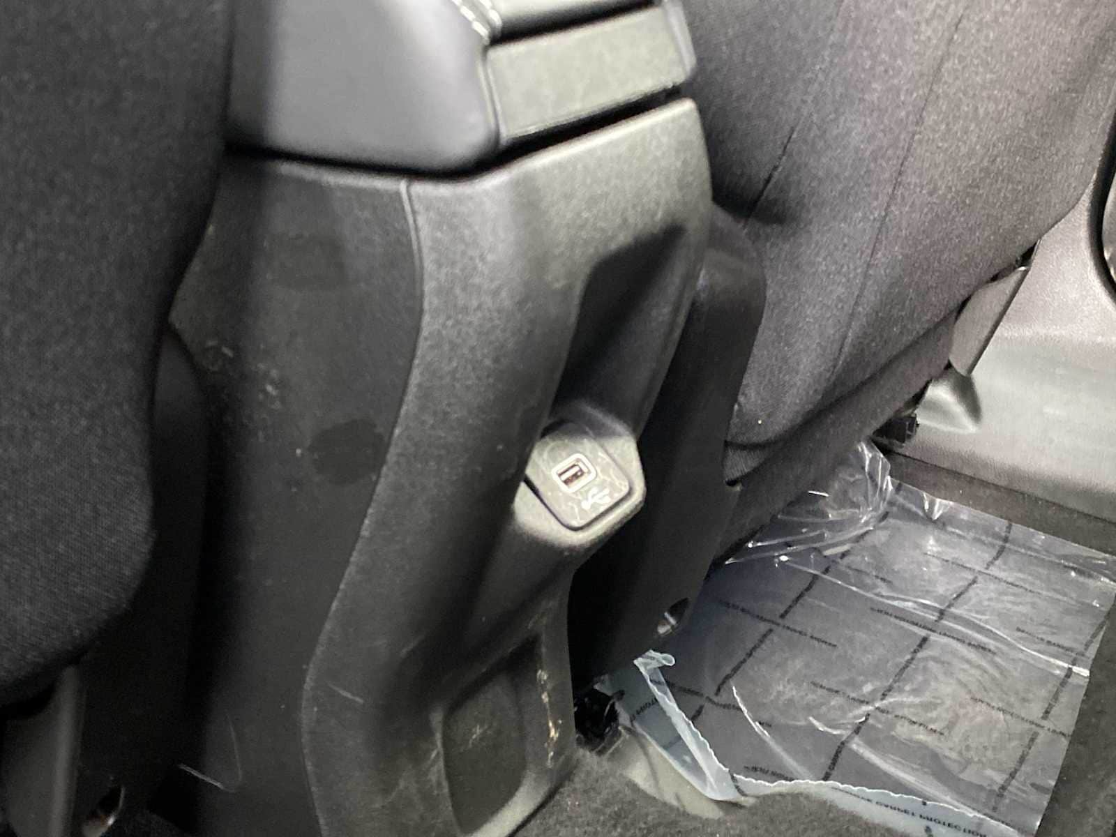 Thumbnail: 2022 Jeep Renegade - 34