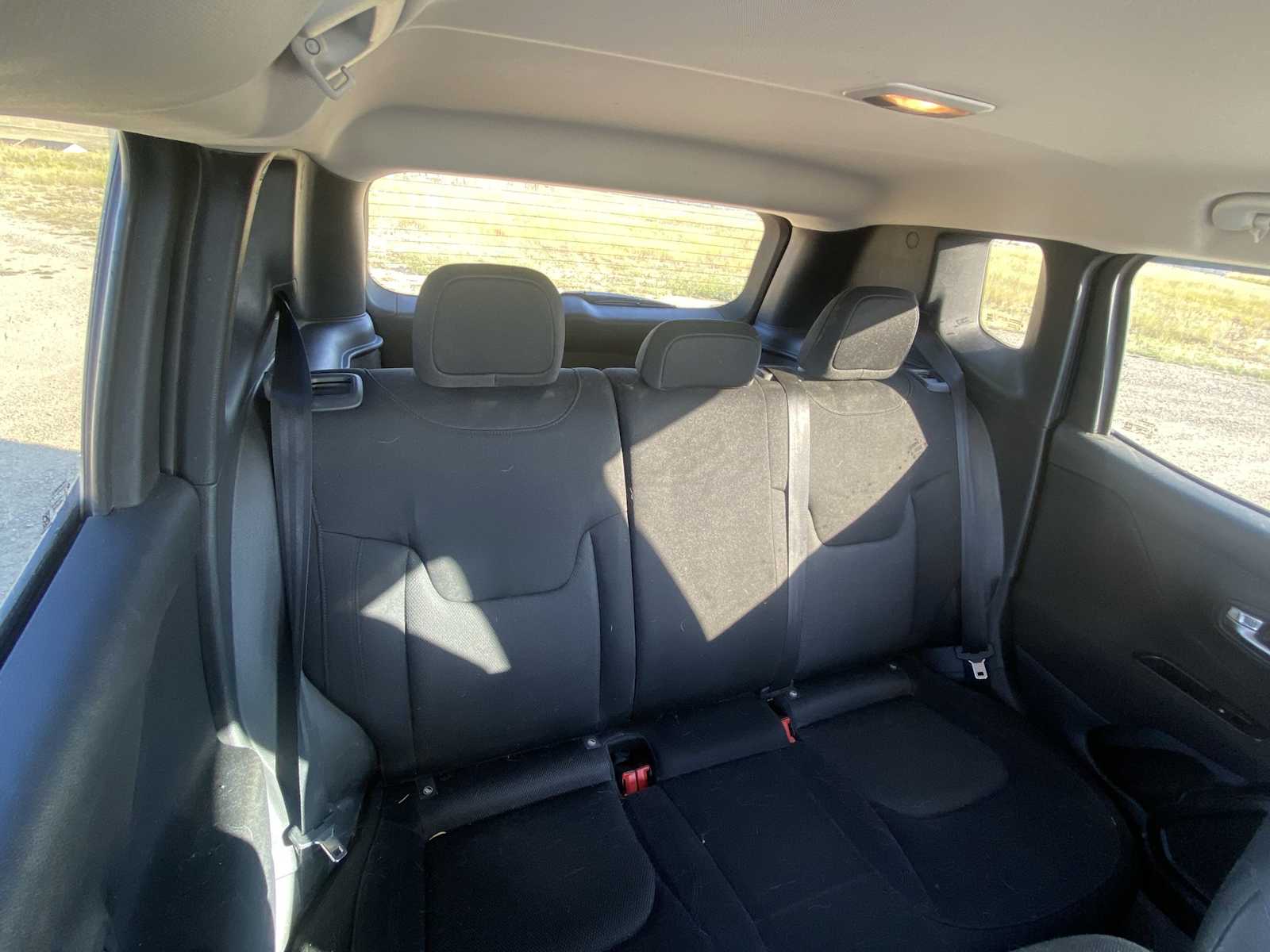 Thumbnail: 2020 Jeep Renegade - 16