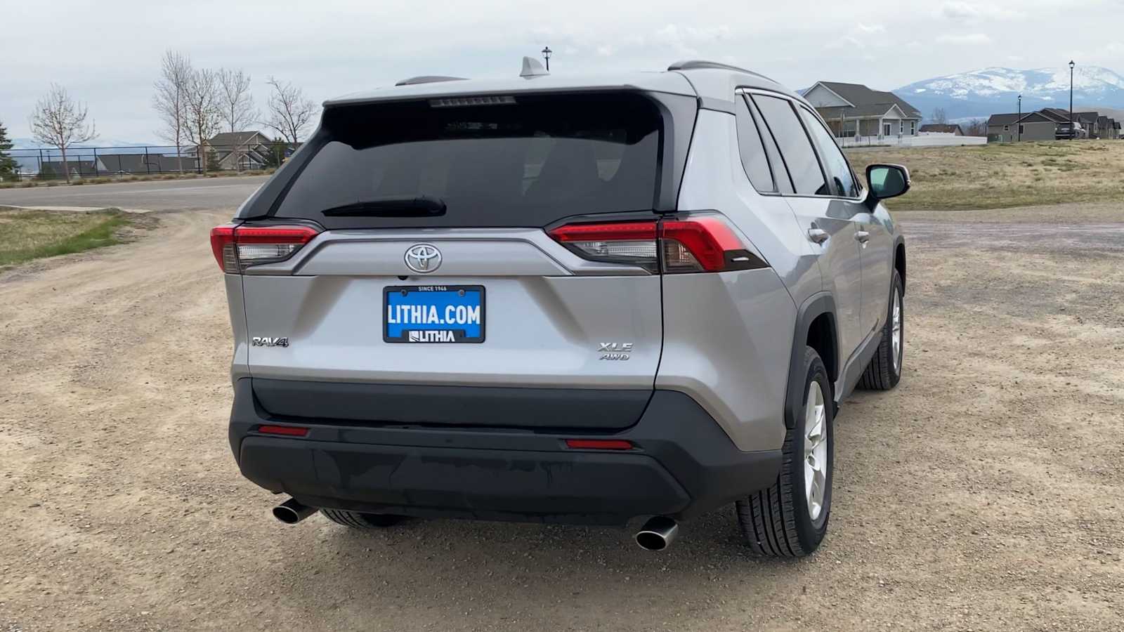 Thumbnail: 2021 Toyota RAV4 - 8