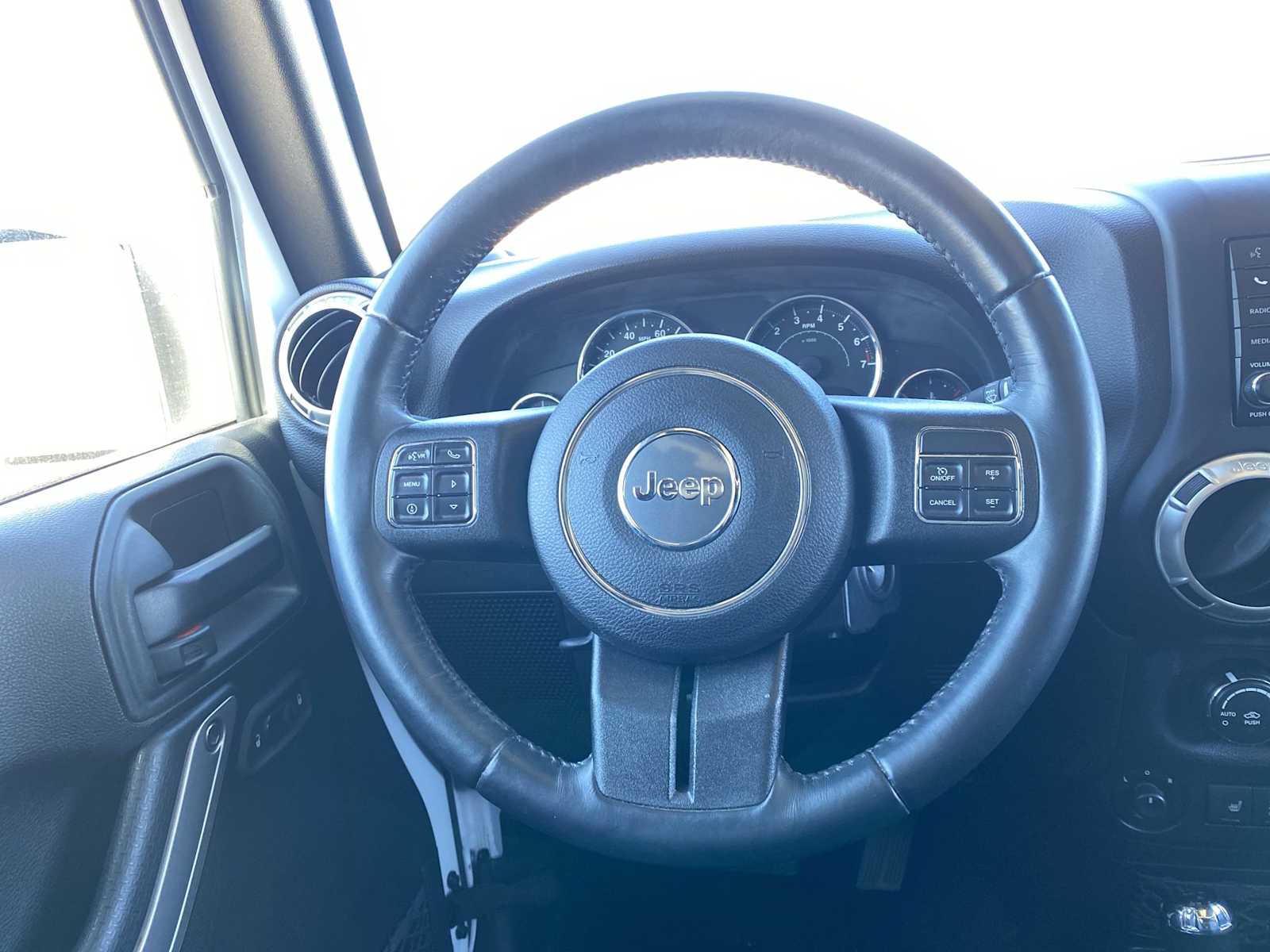 Thumbnail: 2017 Jeep Wrangler - 27