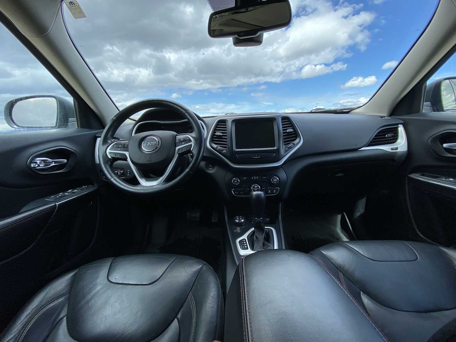 Thumbnail: 2015 Jeep Cherokee - 16