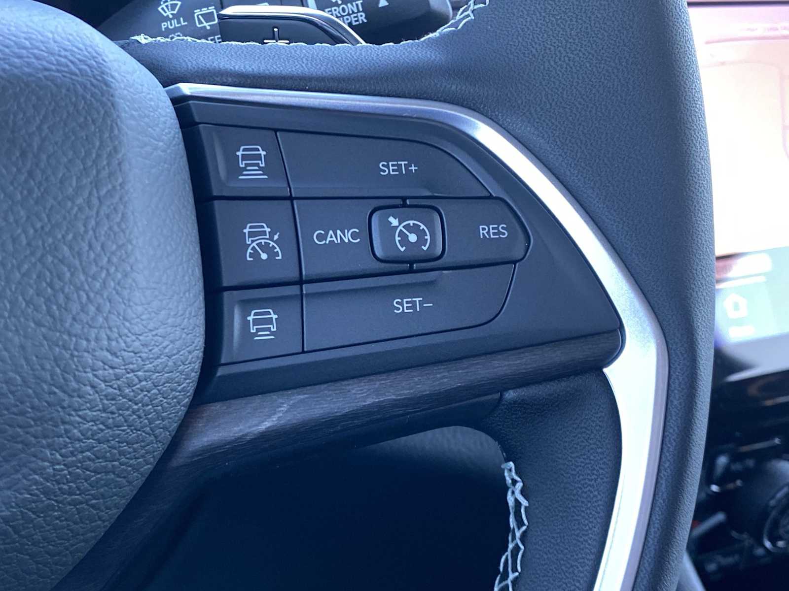 Thumbnail: 2025 Jeep Grand Cherokee - 25