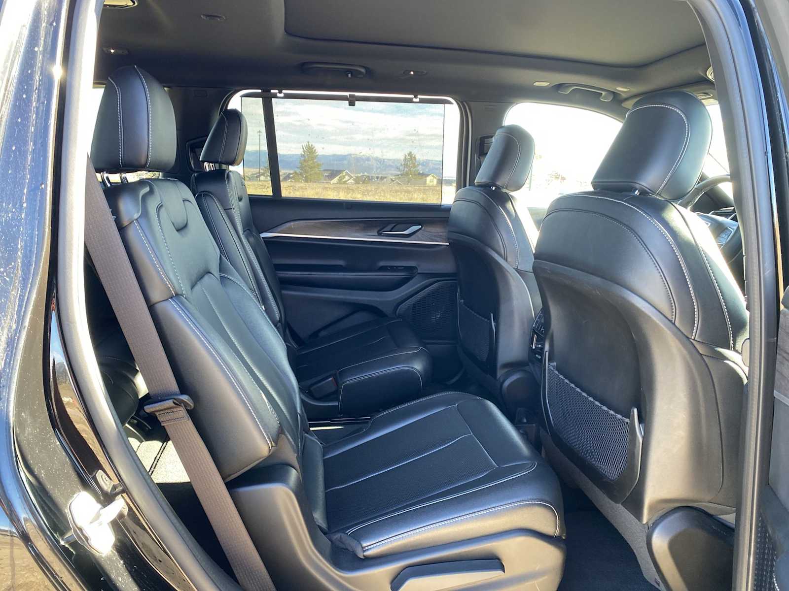 Thumbnail: 2024 Jeep Grand Cherokee L - 36