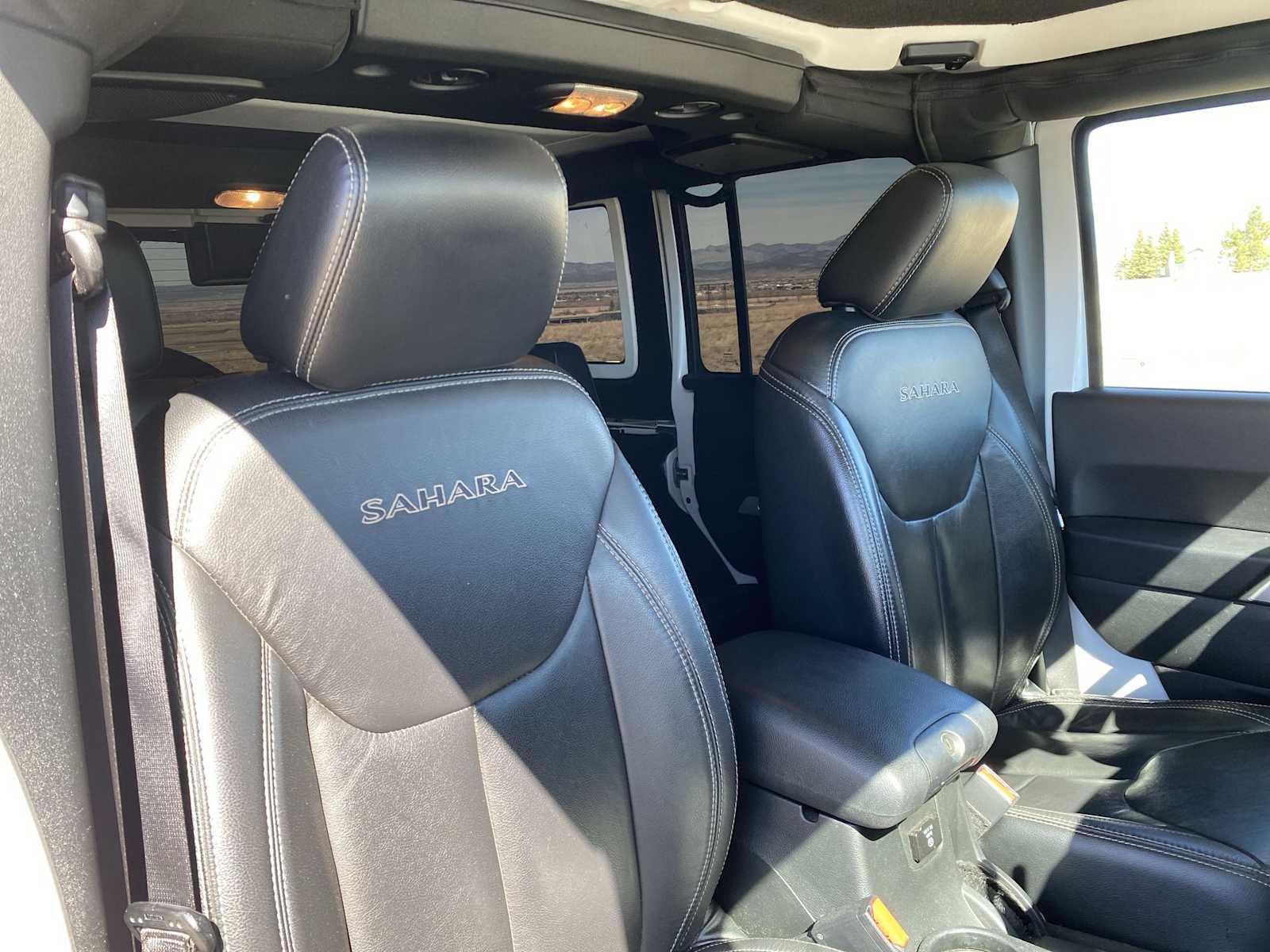 Thumbnail: 2017 Jeep Wrangler - 18