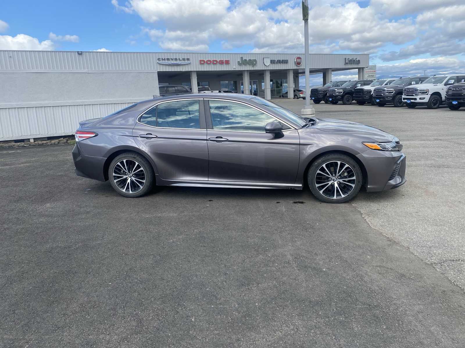 Thumbnail: 2020 Toyota Camry - 23