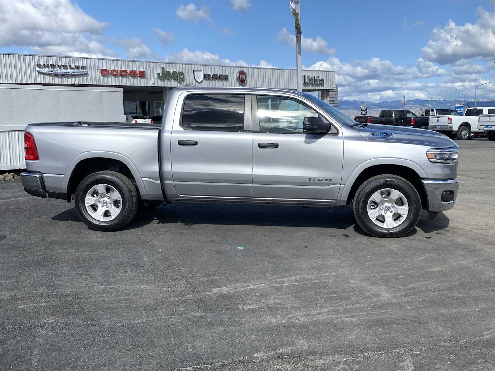 Thumbnail: 2025 RAM 1500 - 22