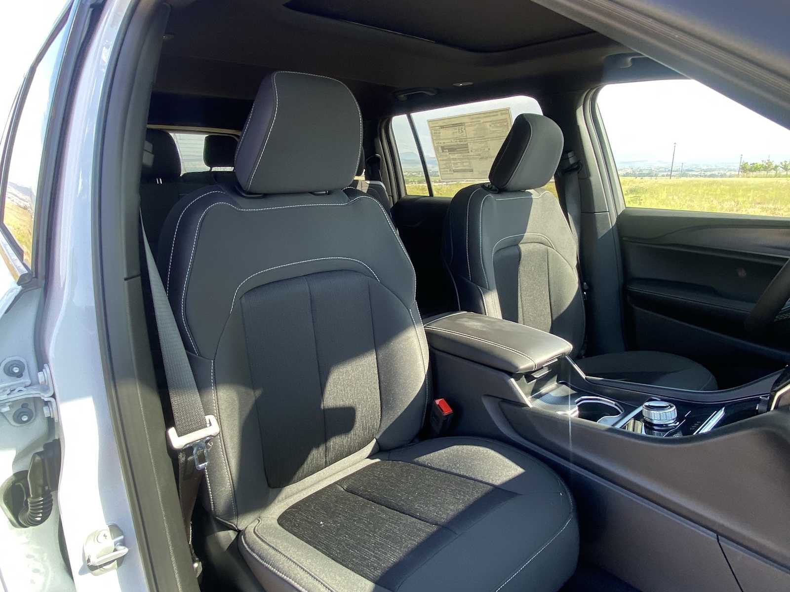 Thumbnail: 2025 Jeep Grand Cherokee - 17