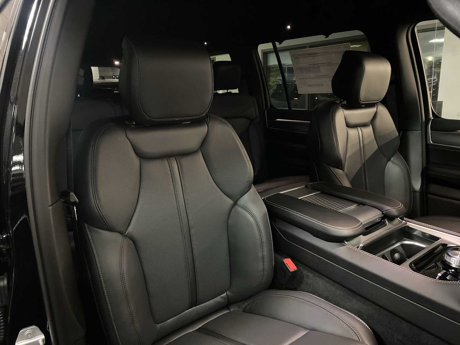 Thumbnail: 2026 Jeep Grand Wagoneer - 10