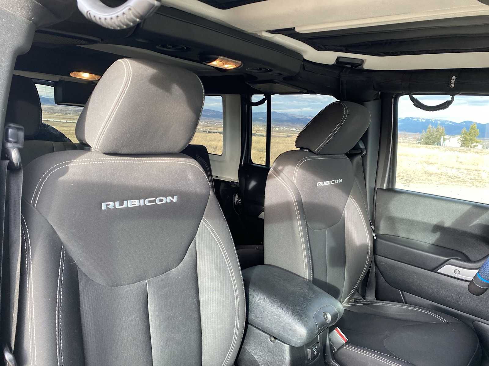 Thumbnail: 2017 Jeep Wrangler - 17