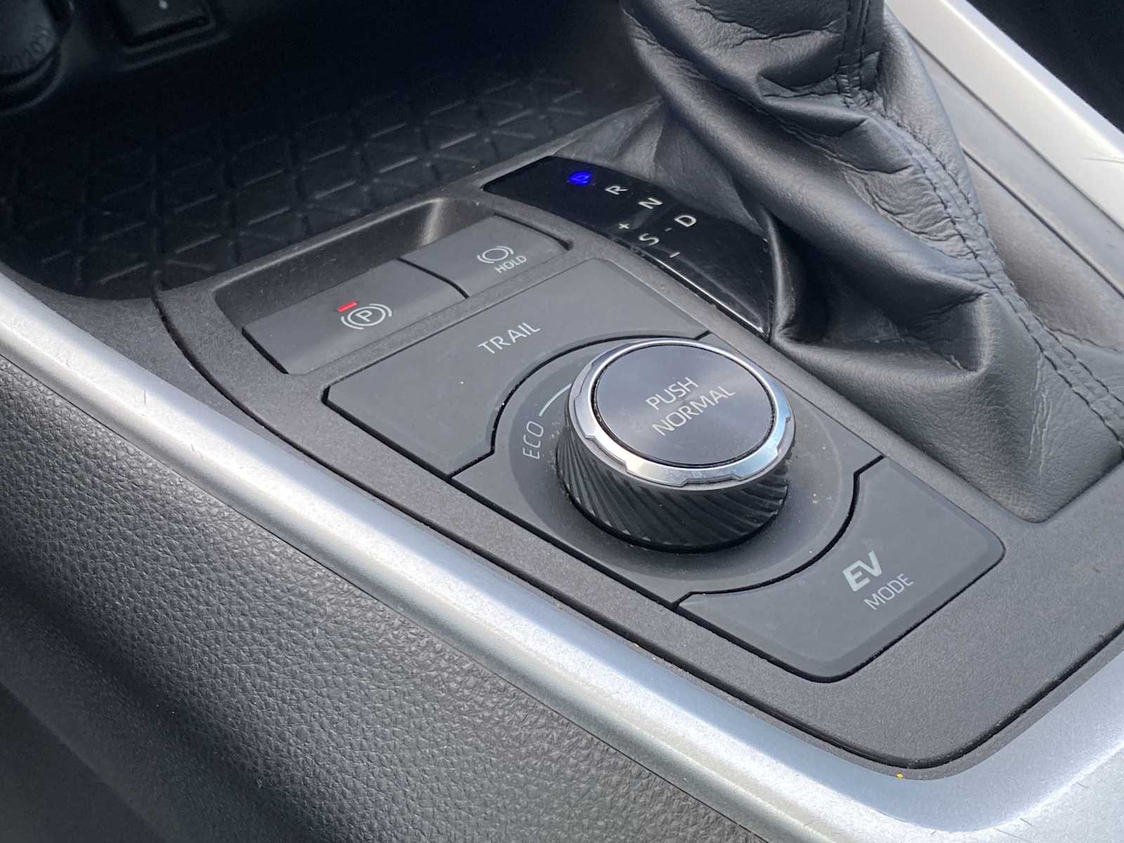 Thumbnail: 2022 Toyota RAV4 - 26